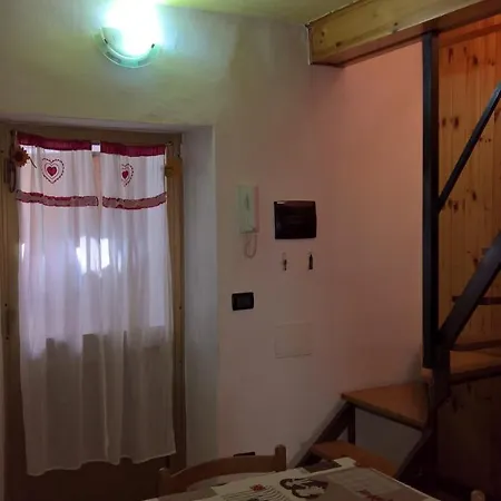 La Casa Nel Borgo Séjour chez l'habitant Hone
