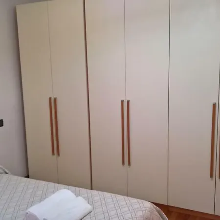 La Casa Nel Borgo Séjour chez l'habitant Hone