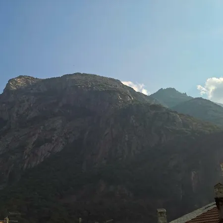 La Casa Nel Borgo Séjour chez l'habitant Hone
